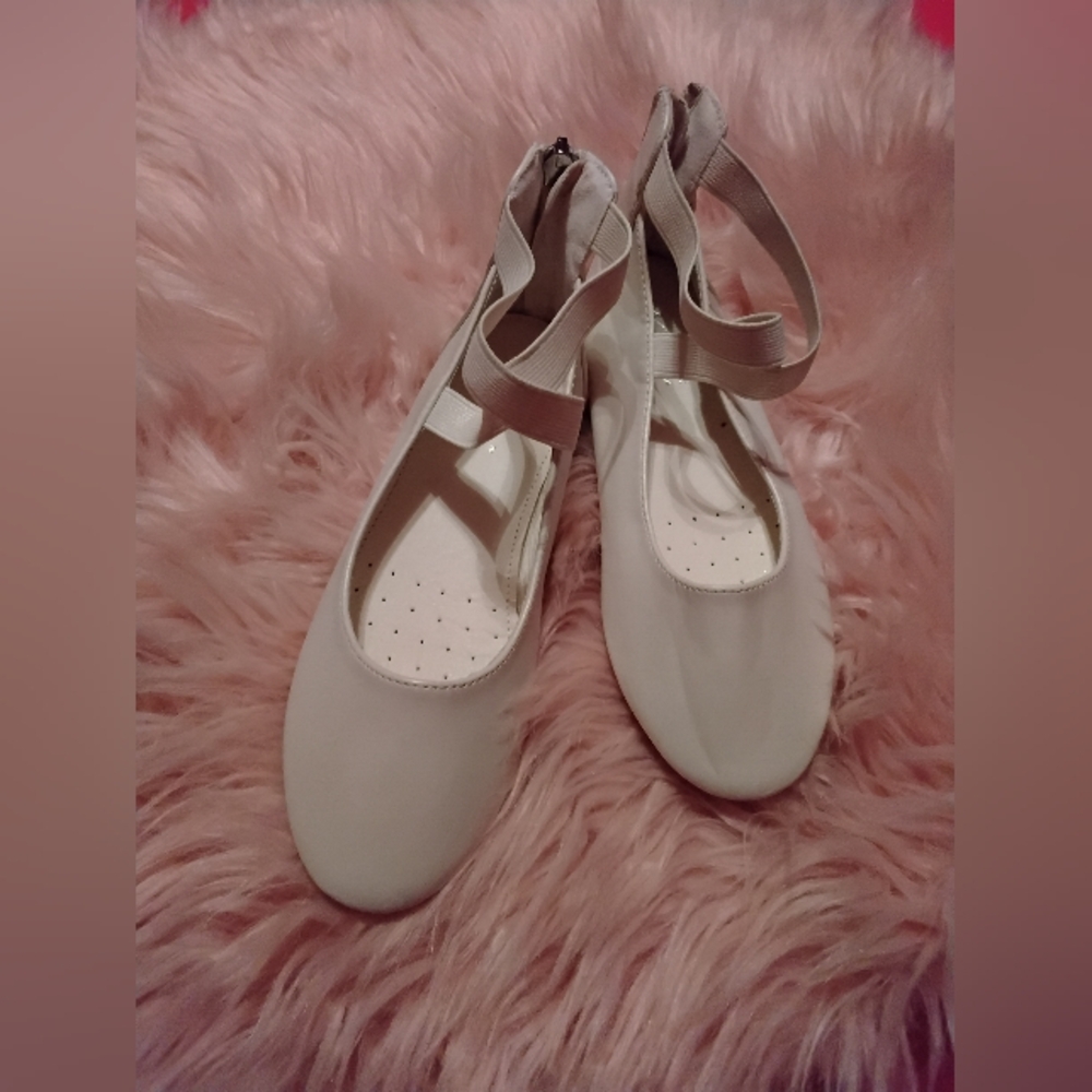Elegant Cream Ballet Flats